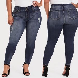 Torrid Jeggings Premium Stretch Medium Wash 18